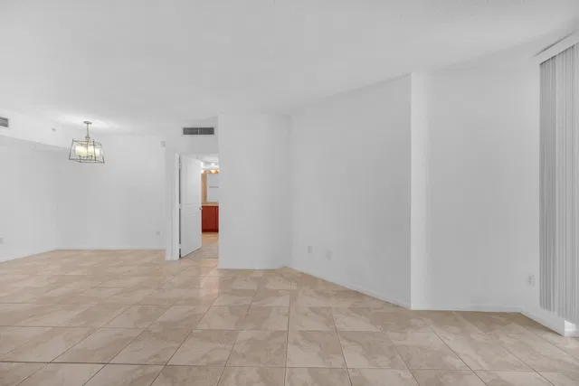 The Metropolitan Unit 612 photo 23