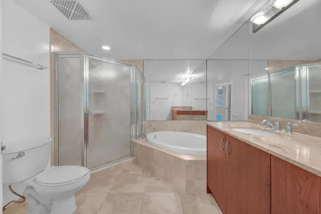 The Metropolitan Unit 612 photo 35