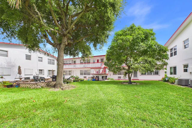 Residence photo 8