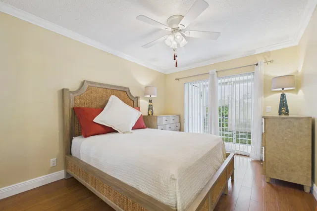 Residence photo 24
