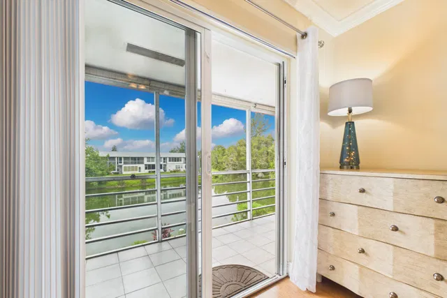 Residence photo 30