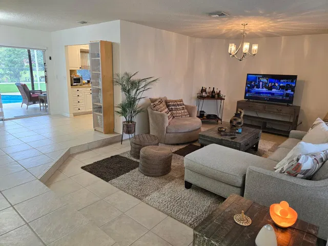 Residence photo 5