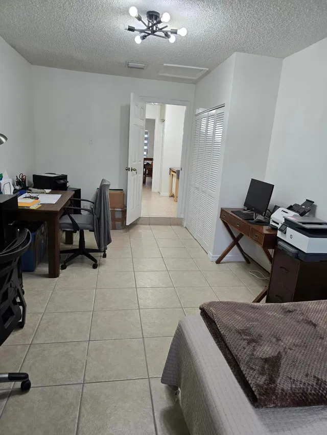 Residence photo 24