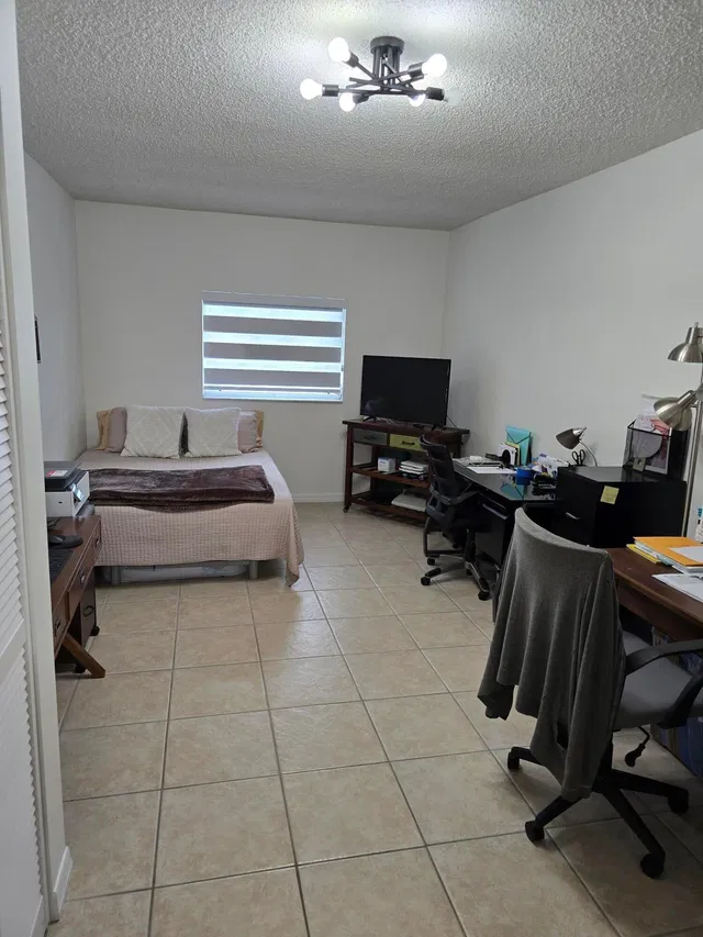 Residence photo 25