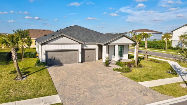 Residence photo 3