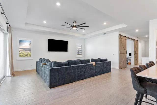 Residence photo 25