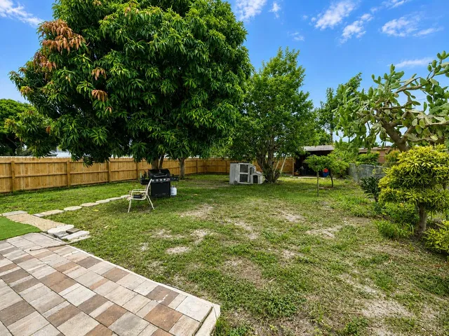 Residence photo 22