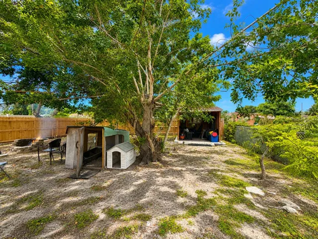 Residence photo 23