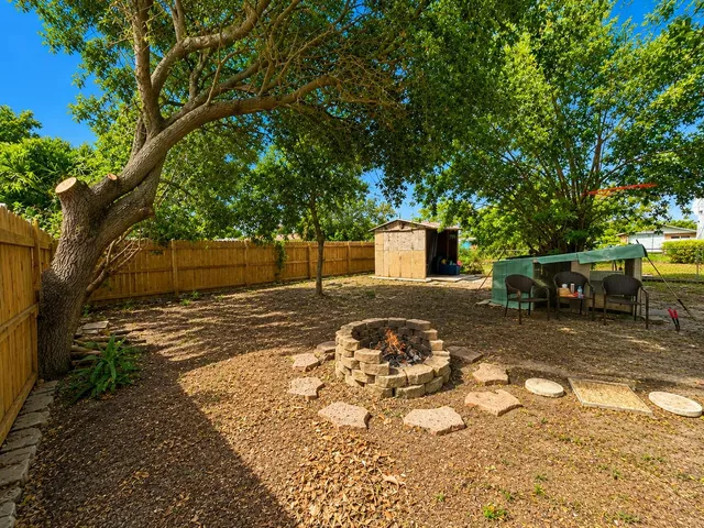 Residence photo 24