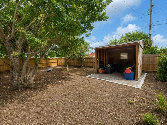 Residence photo 32