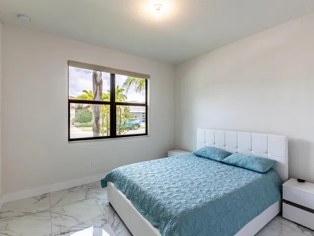 Residence photo 6