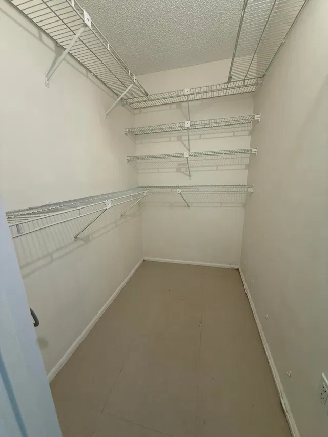 Residence photo 6