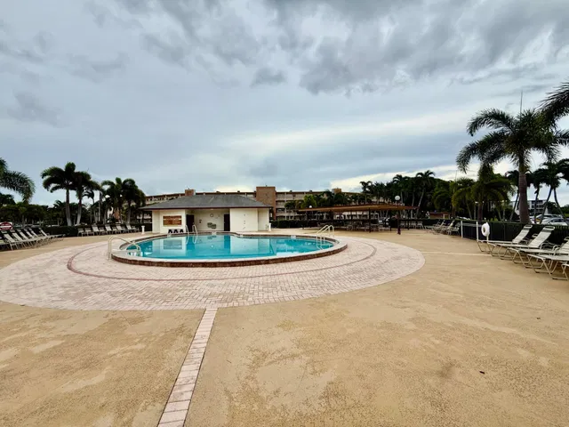 Residence photo 9