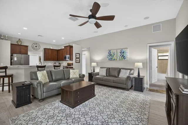 Residence photo 22