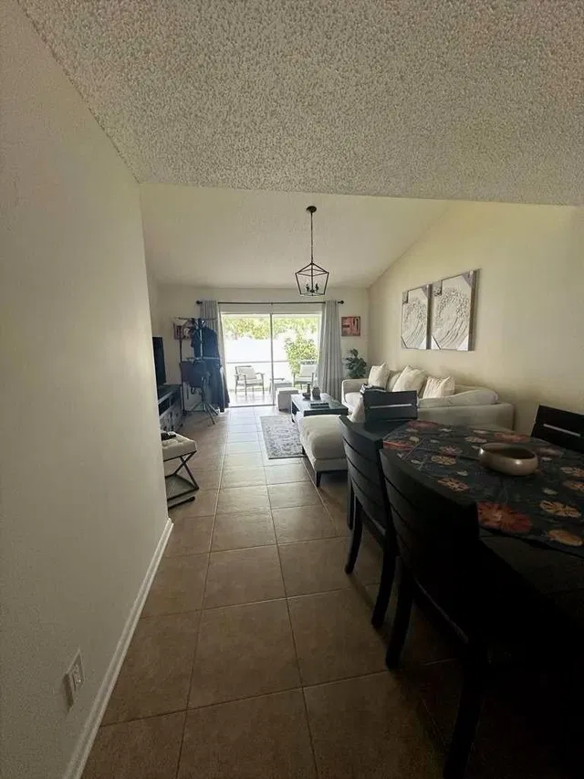 Residence photo 2