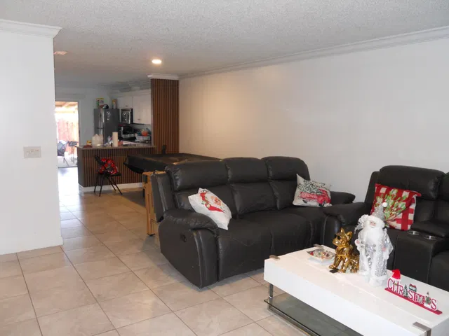 Unit C photo 6