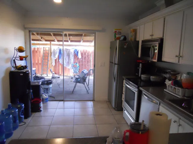 Unit C photo 9