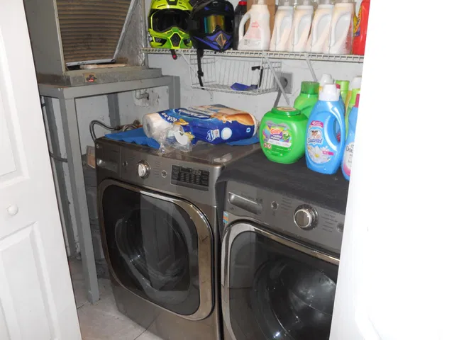 Unit C photo 14