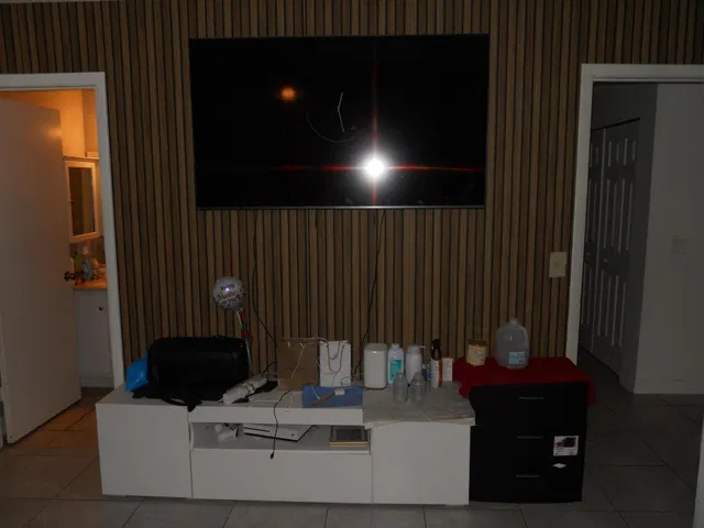 Unit C photo 17