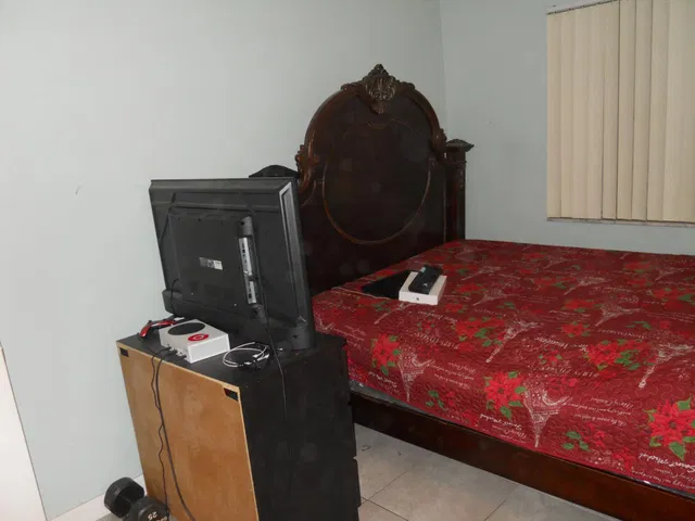 Unit C photo 19