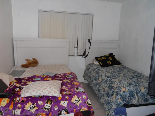 Unit C photo 21