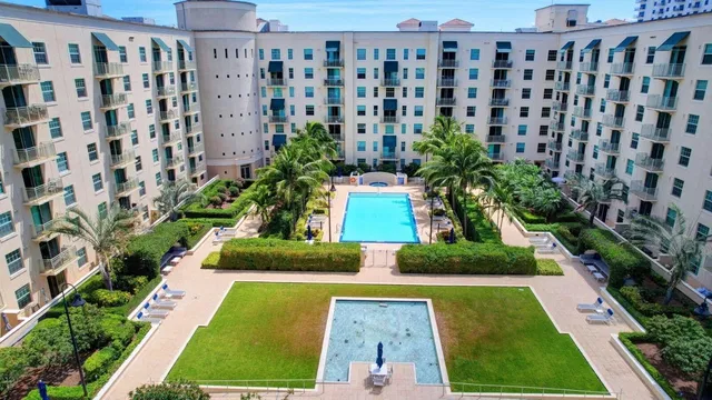 610 Clematis Unit 808 photo 11