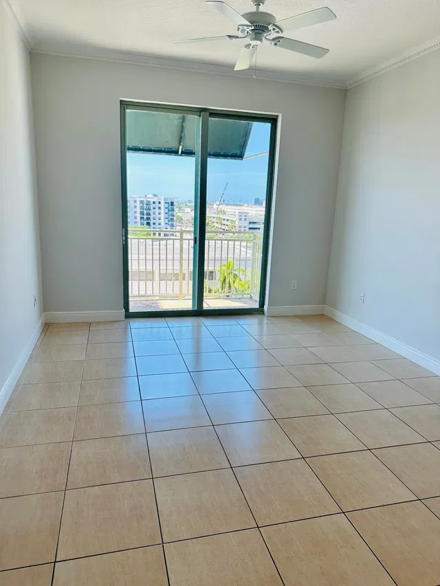 610 Clematis Unit 808 photo 17