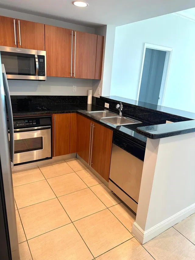 610 Clematis Unit 808 photo 29