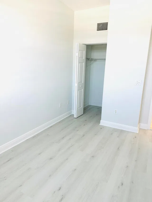 610 Clematis Unit 808 photo 32