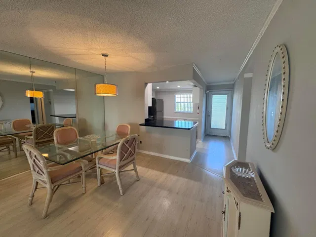 Unit 4030 photo 6
