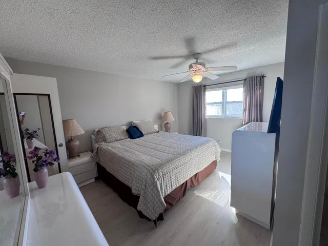 Unit 4030 photo 14