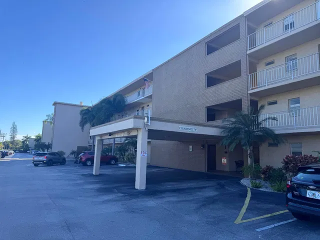 Unit 4030 photo 21