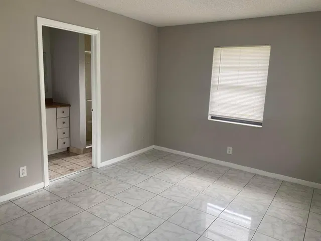 Residence photo 5