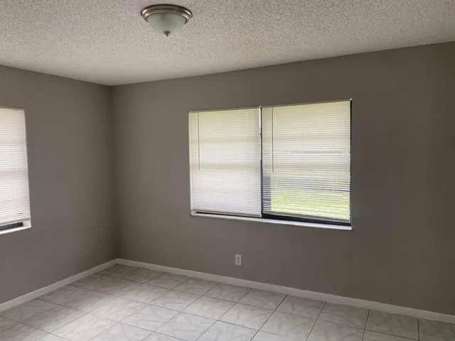 Residence photo 8