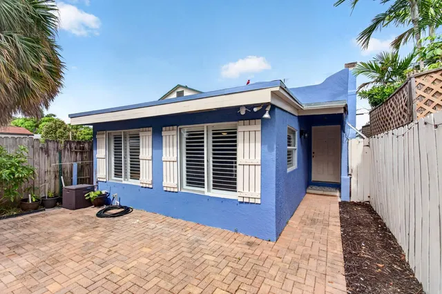 Residence photo 3