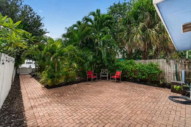 Residence photo 5
