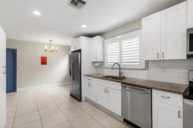 Residence photo 12