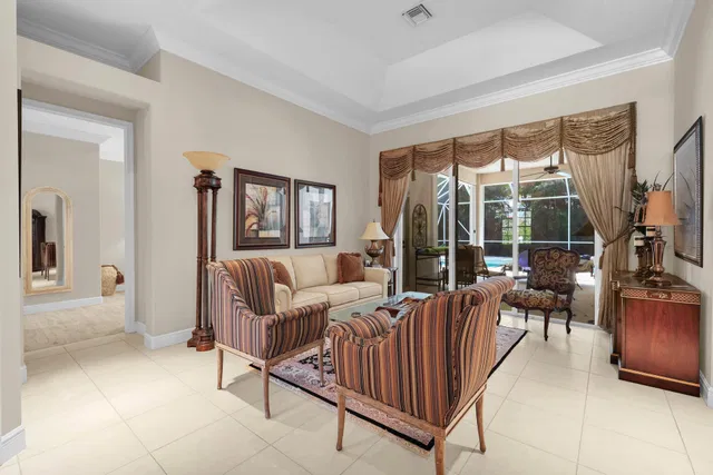 Residence photo 5
