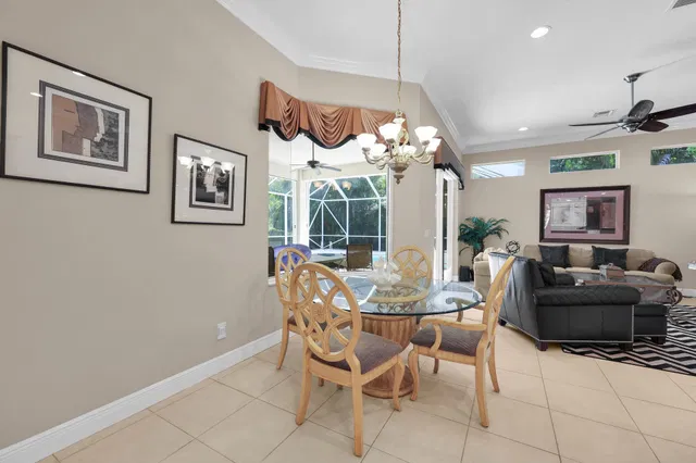Residence photo 12