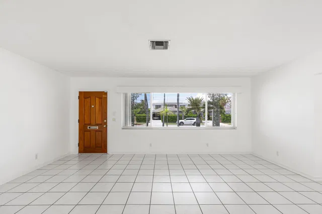 SoSo West Palm Beach Residence photo 9
