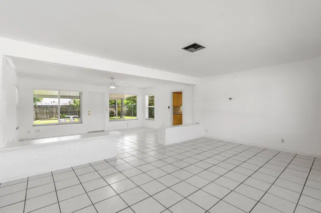SoSo West Palm Beach Residence photo 12