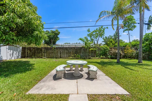 SoSo West Palm Beach Residence photo 29
