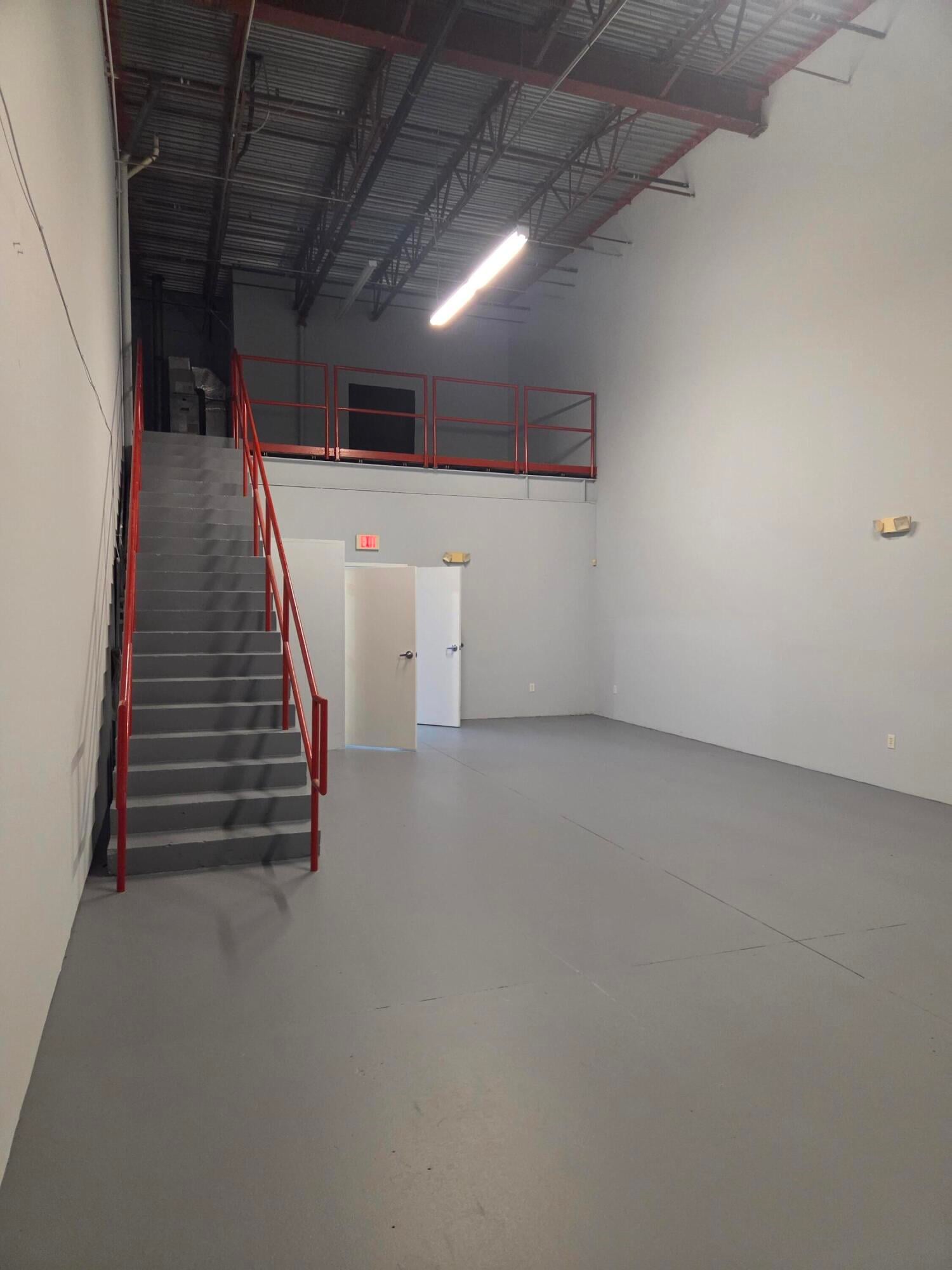  Unit 113 photo 4