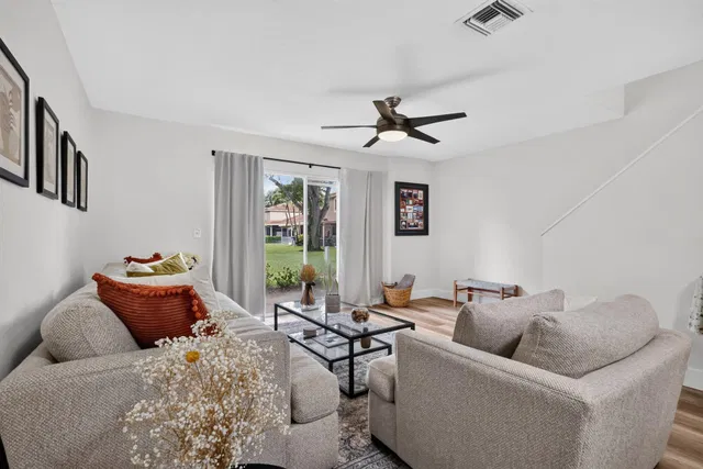 Residence photo 11