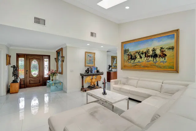 Eastpointe Country Club Residence photo 3