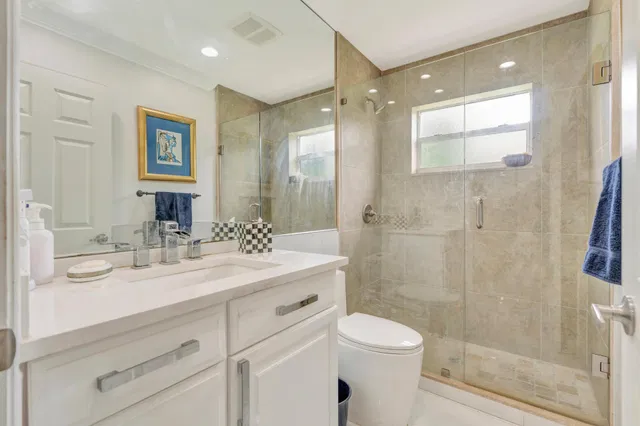 Eastpointe Country Club Residence photo 18