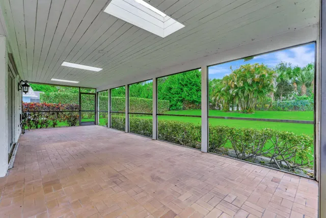 Eastpointe Country Club Residence photo 24