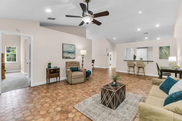 Residence photo 18