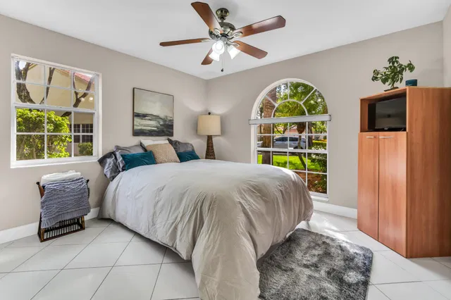 Residence photo 25