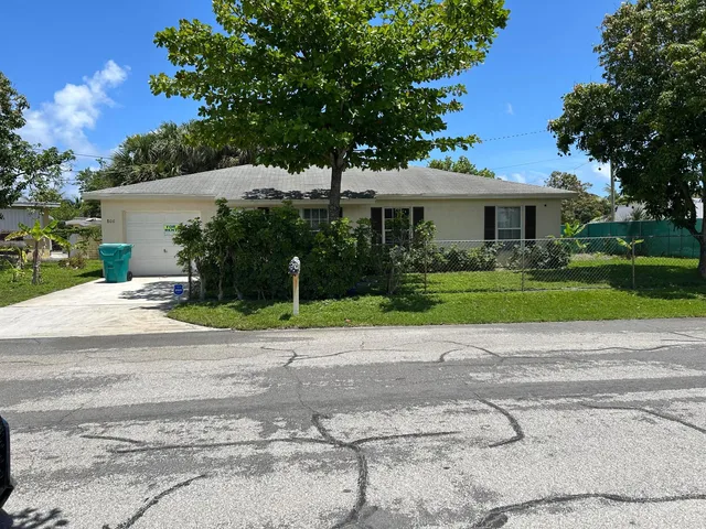 Residence photo 3